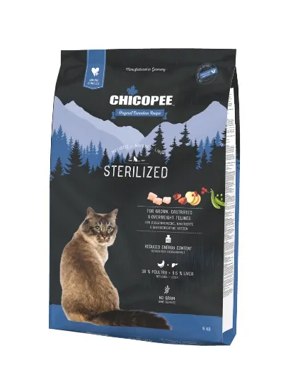 Снимка на Chicopee Holistic Nature Line Sterilized-Храна за кастрирани котки над 12 месеца с пилешко месо 8 кг.