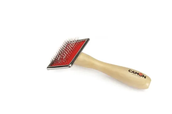 Снимка на Camon Slicker brush with wooden handle M - Дървена четка за кучета, с метални щифтове с пластмасово покритие, 9/4,5 см.