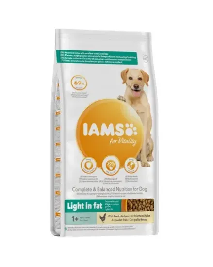 Снимка на Iams Dog Weight Control - Пълноценна суха храна за израснали кучета с наднормено тегло или кастрирани, със сушено пилешко и пуешко месо, 12 кг.