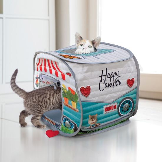 Снимка на KONG Play Spaces Camper – интерактивна палатка за котки