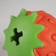Duvo Plus - Гумена играчка с диспенсър за лакомства за кучета във форма на ягода, 8,3Х8,3Х9,8 см. 1