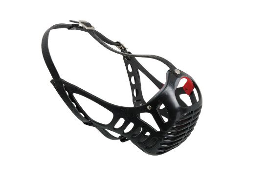 Camon Plastic muzzle Boxer - намордник за кучета с обиколка на муцуната 47 см., и дължина на муцуната 6.5 см.